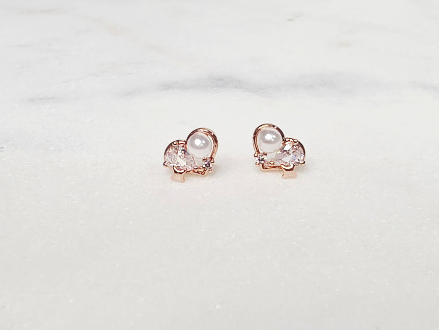 Petite Pearl Heart Studs Earrings - The Jazzy Owl