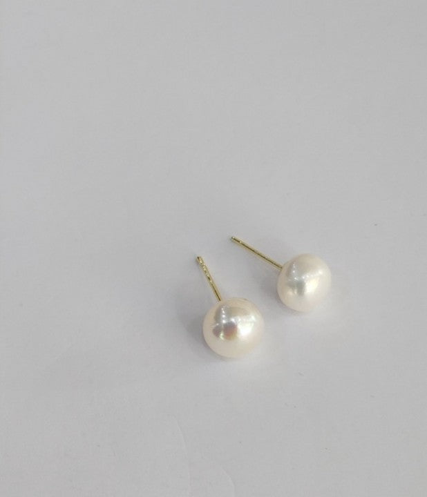 Pearly Dot Stud Earrings