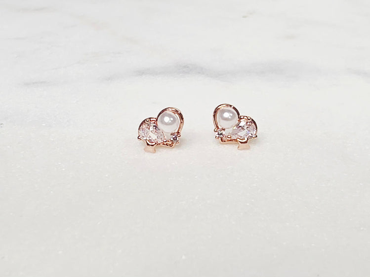  Petite Pearl Heart Studs Earrings - The Jazzy Owl