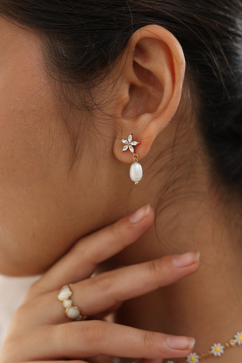 PerkyPearl Earrings