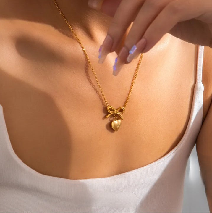  Sweet Knot Necklace - The Jazzy Owl