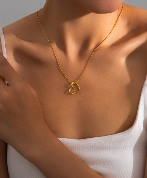  Heartline Necklace - The Jazzy Owl