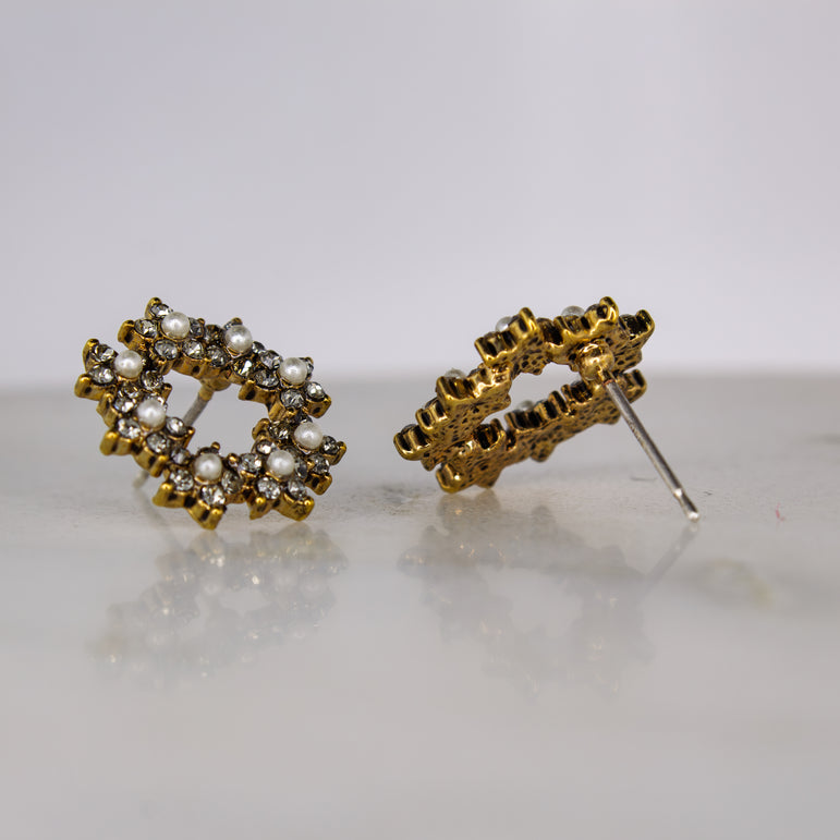 Twinkle Wreath Studs